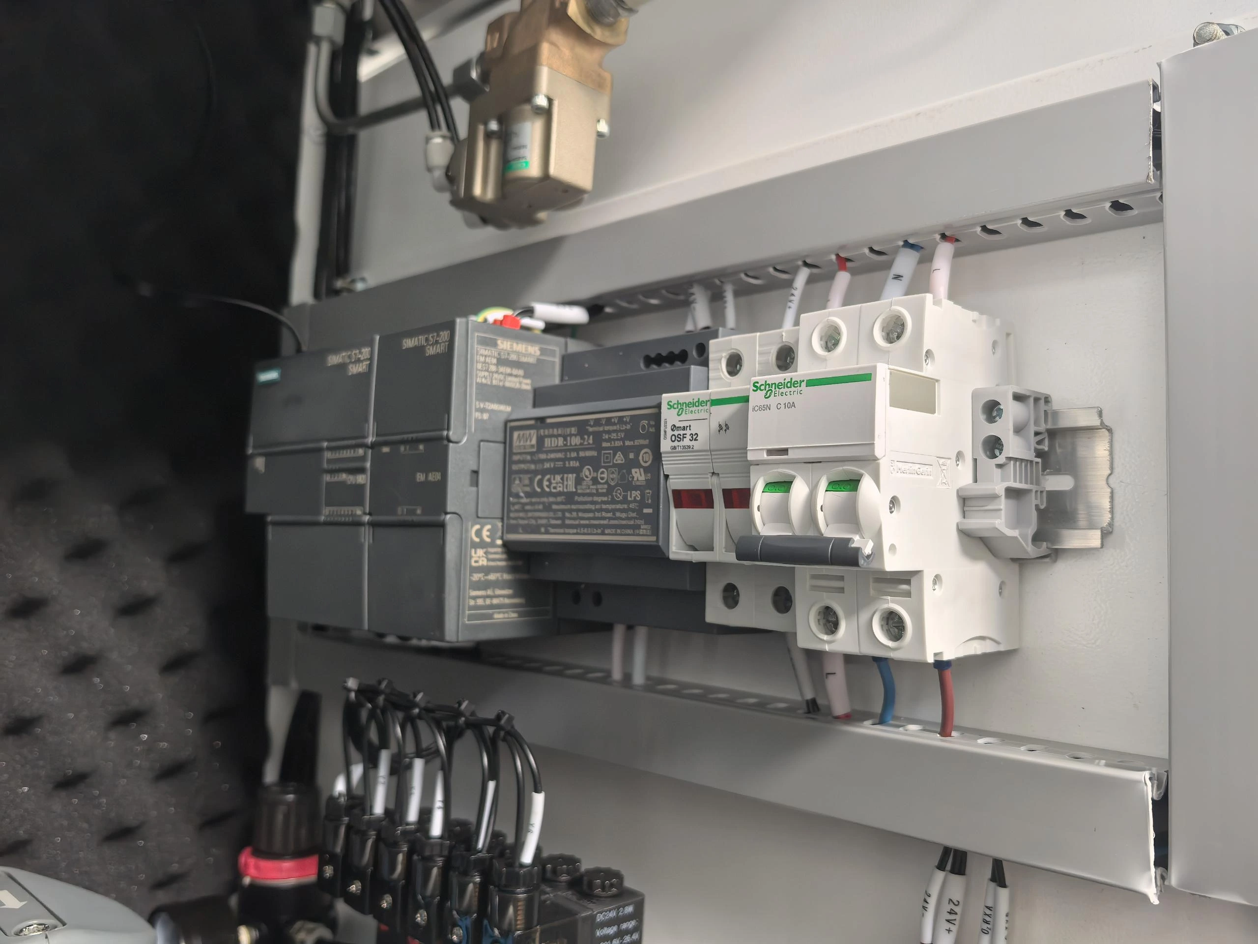 手把手教学 | HOLANG氮气发生器耗材更换指南